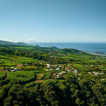 Les Hebergements Au Dy-Na Petite Île Екстериор снимка