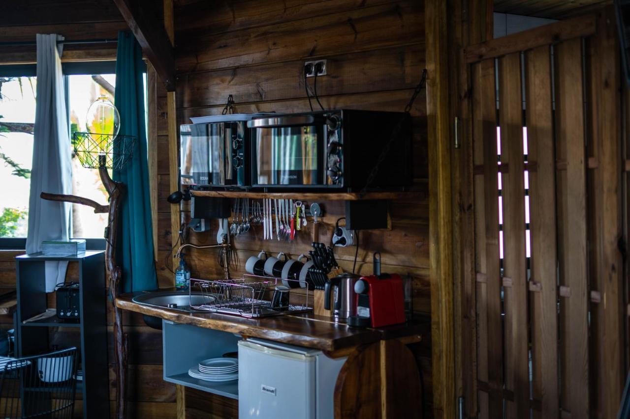 Les Hebergements Au Dy-Na Petite Île Екстериор снимка